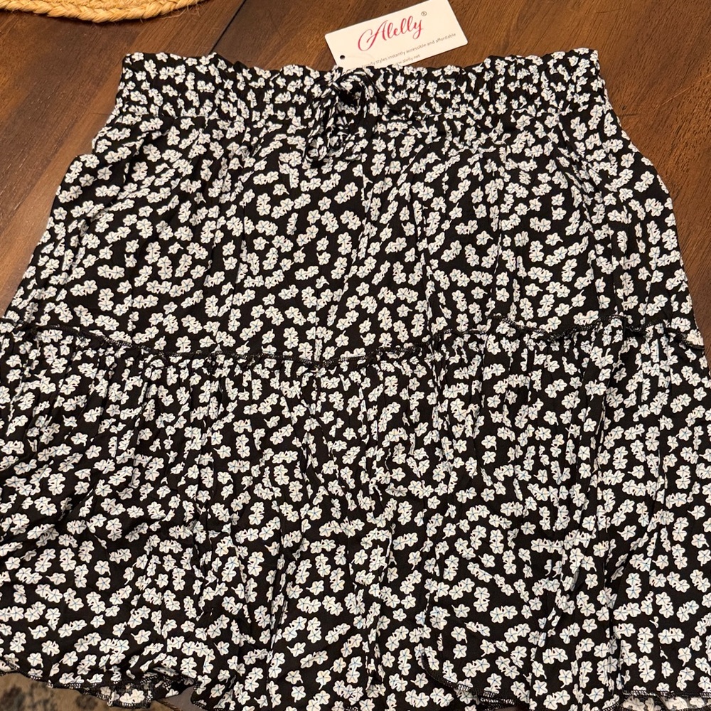 Milly Black and White Floral Women's Mini Skirt